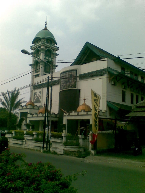 Masjid Al-Fajr Bandung "Masjid Tanpa Warna"